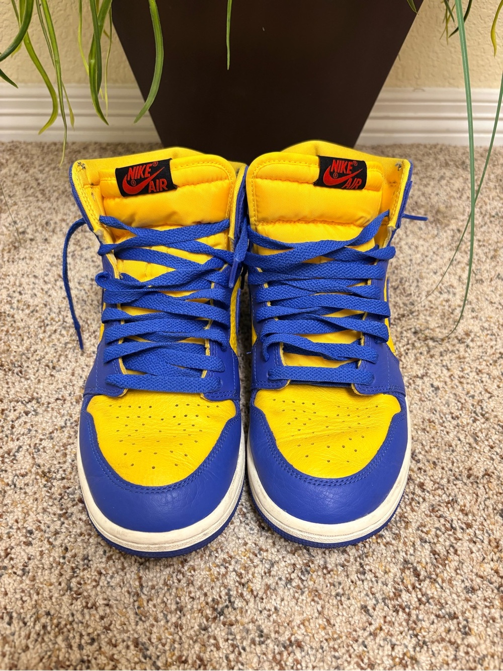 Nike Air Jordan Retro - Picture 2 of 5